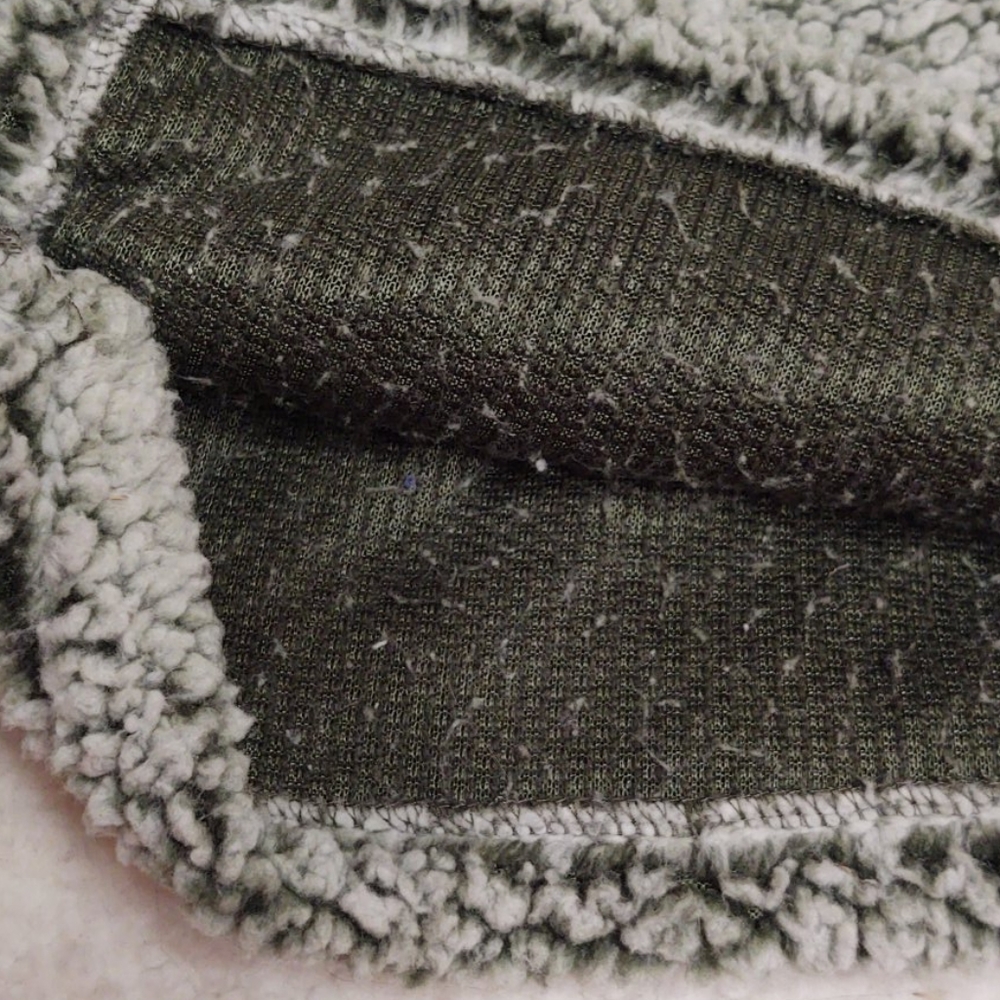 Derek🖤Heart pullover - Picture 9 of 9